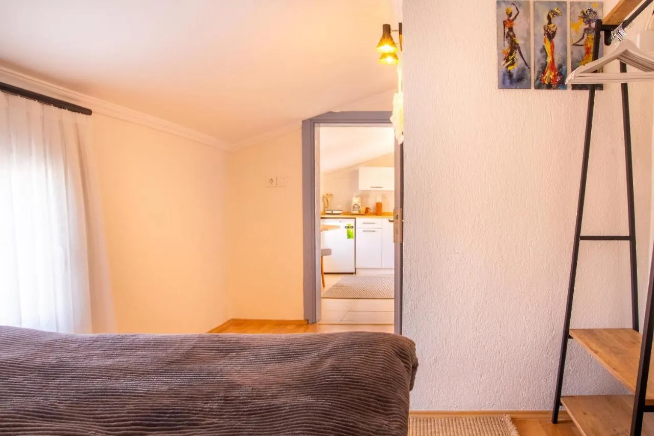 Minimalist And Rooftop Flat With Terrace In איזמיר טורקיה